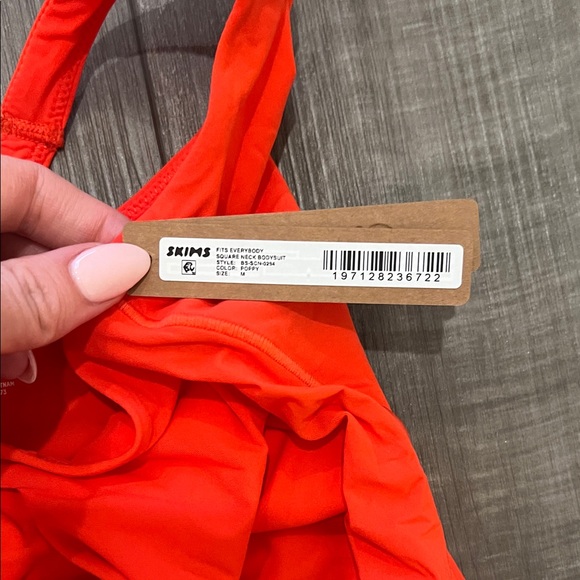 Skims Fits Everyone Bodysuit - Picture 3 of 5